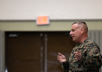 Lt. Gen. Sklenka visits Camp Foster