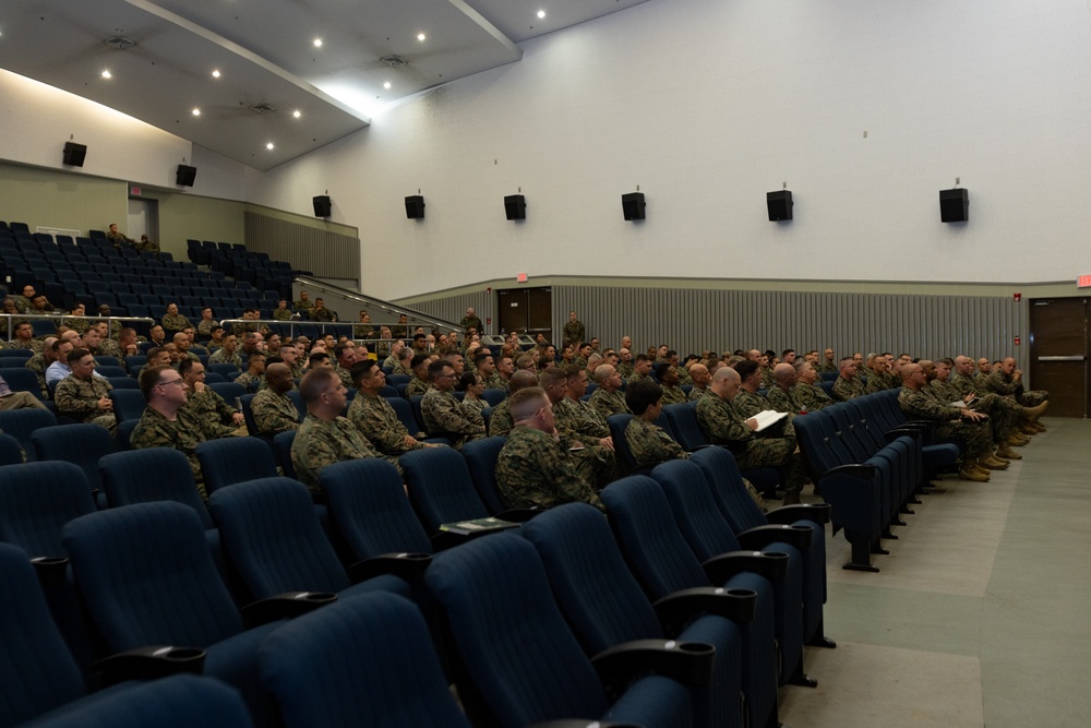 Lt. Gen. Sklenka visits Camp Foster