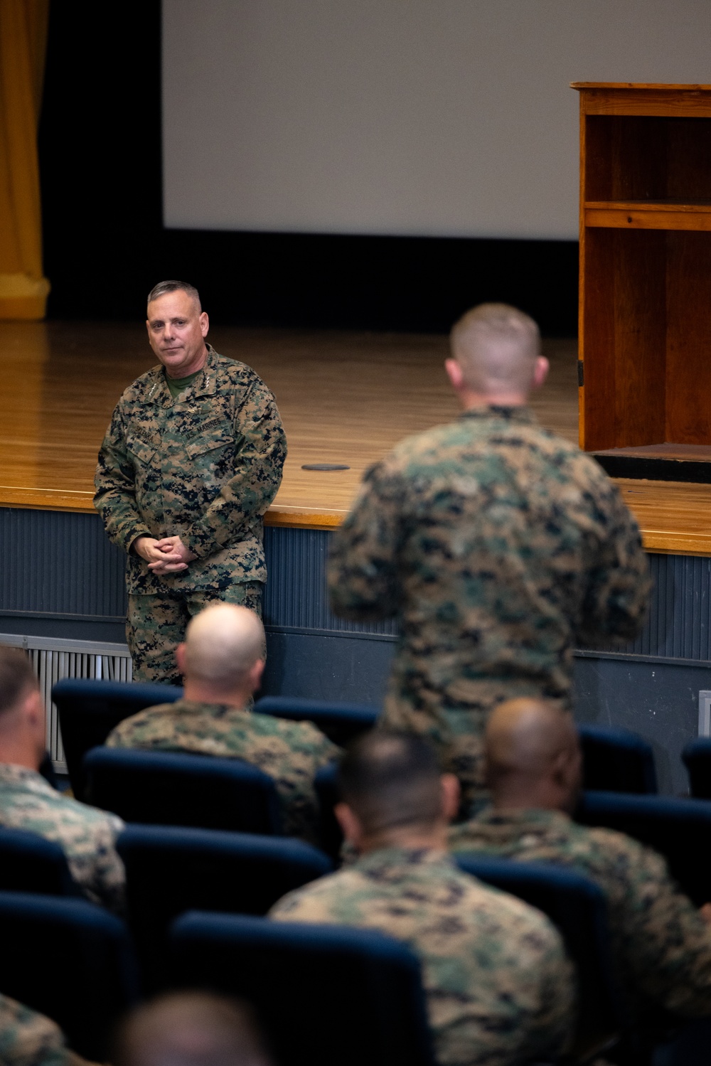 Lt. Gen. Sklenka visits Camp Foster