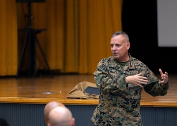 Lt. Gen. Sklenka visits Camp Foster