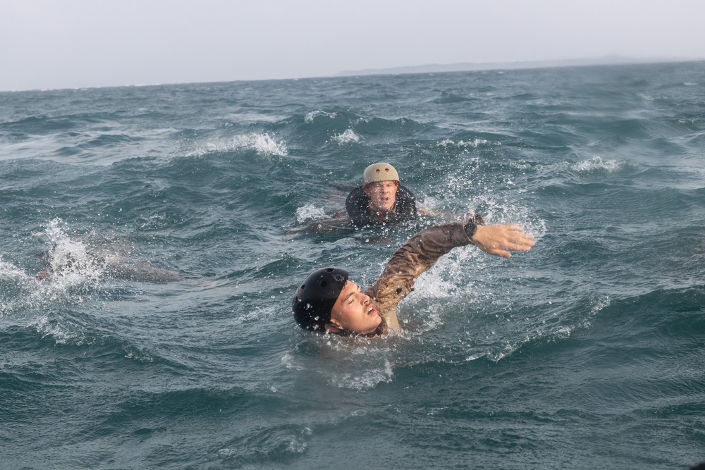 III MEF EOTG conduct Helo-Casting Training