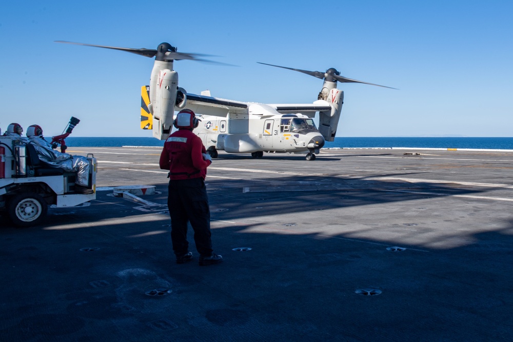 USS Ronald Reagan (CVN 76) conducts flight operations