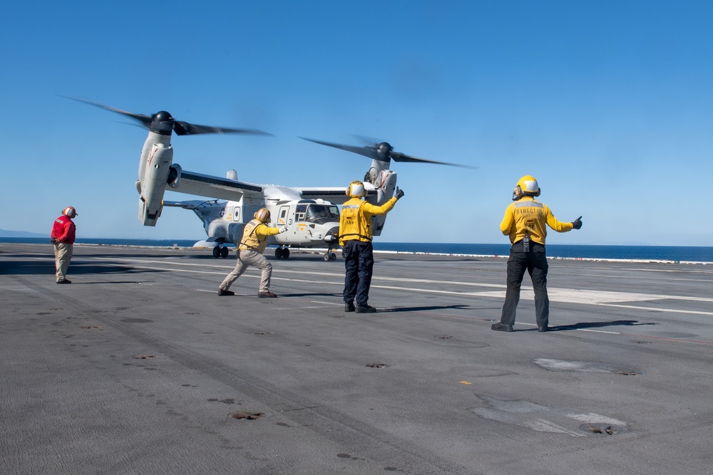 USS Ronald Reagan (CVN 76) conducts flight operations