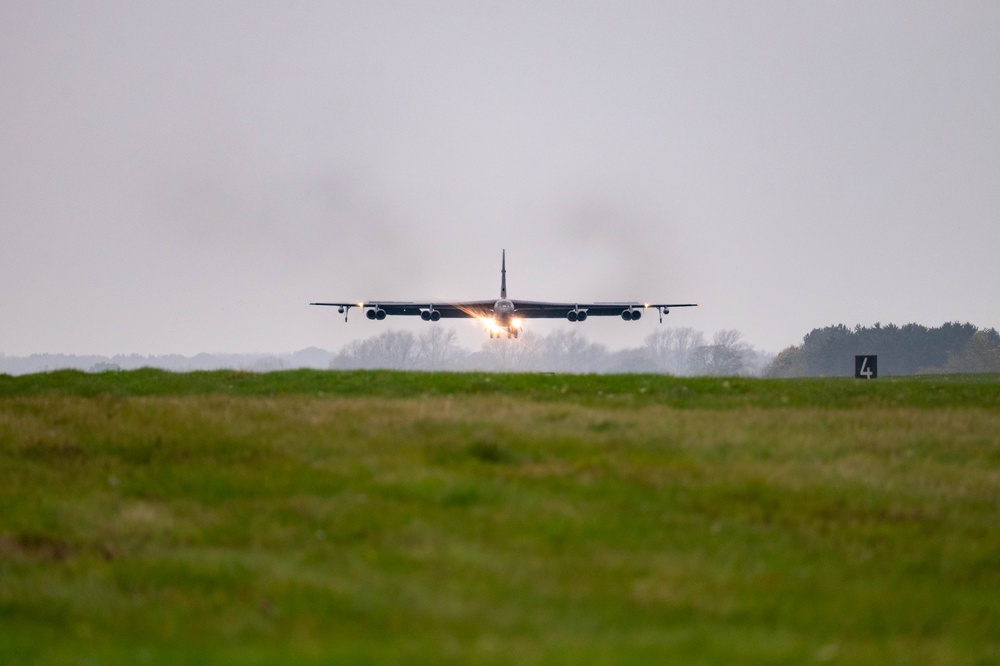 B-52s land at RAF Fairford for BTF 25-1