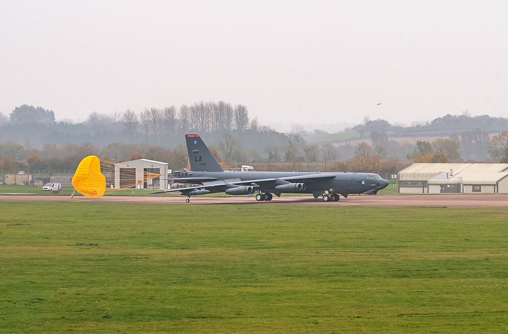 Last B-52s land at RAF Fairford for BTF 25-1