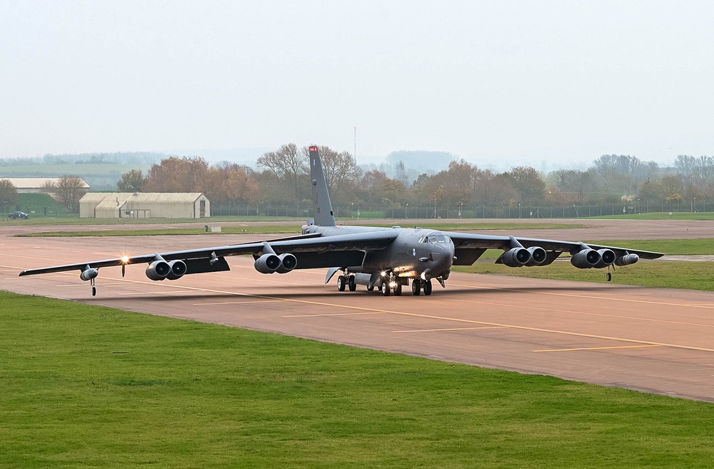 Last B-52s land at RAF Fairford for BTF 25-1