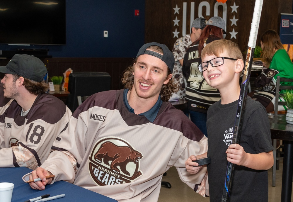 Defending Calder Cup champion Hershey Bears visit Fort Indiantown Gap, Pennsylvania National Guard members
