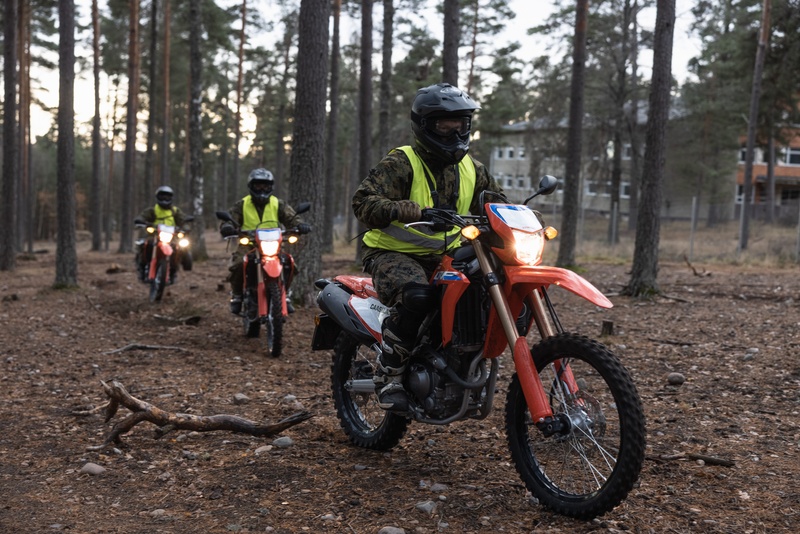 U.S. Marines Conduct Dirt Bike Course