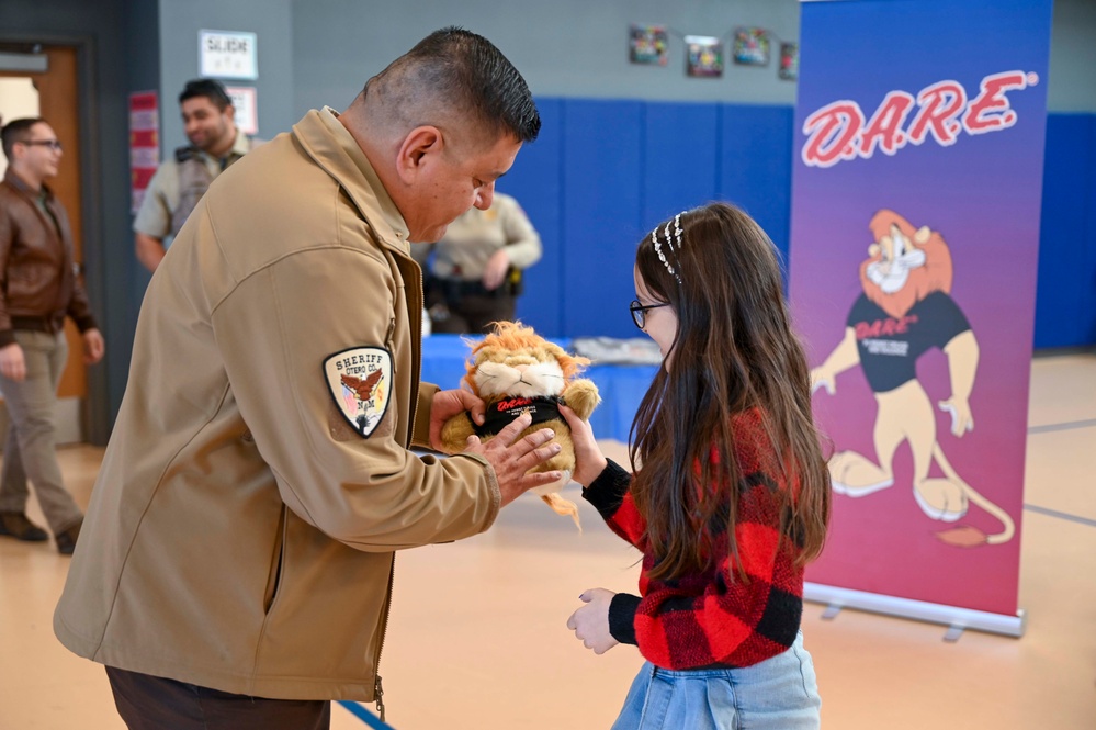 Holloman Elementary School hosts DARE graduation