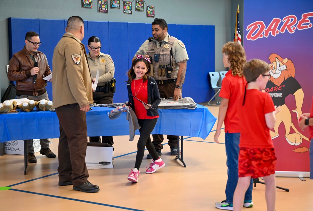 Holloman Elementary School hosts DARE graduation