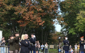 US Army Explosive Ordnance Disposal officers take time to honor fallen EOD heroes