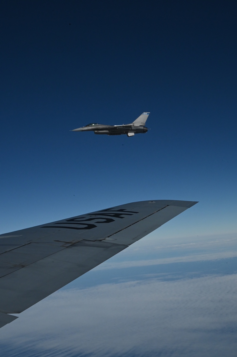 Minnesota, Michigan Air National Guard Conduct Civic Leader Flight