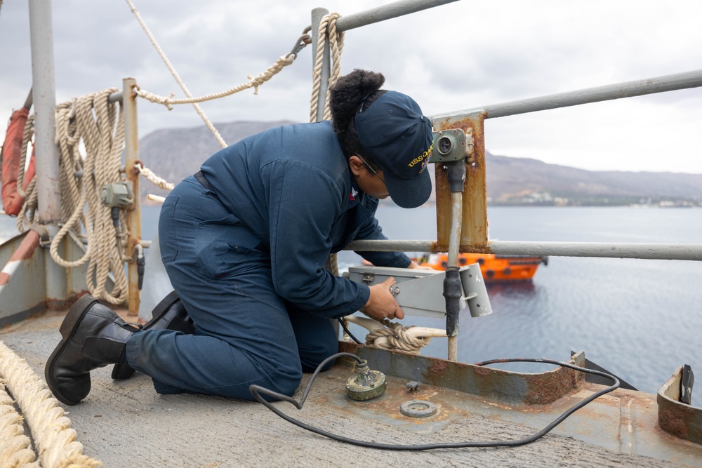 USS OAK HILL ARRIVES IN SOUDA BAY, GREECE