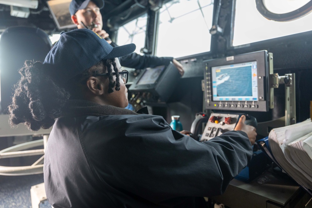 USS OAK HILL ARRIVES IN SOUDA BAY, GREECE