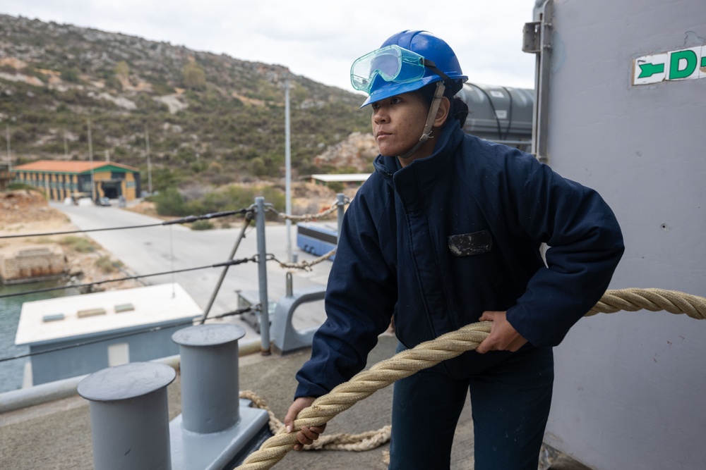 USS OAK HILL ARRIVES IN SOUDA BAY, GREECE