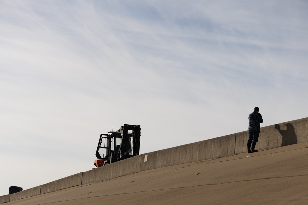 Kansas City District Team Conducts Channel Inspection