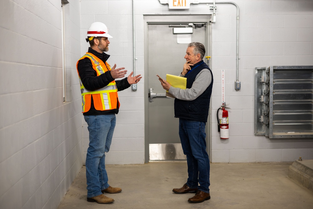 Kansas City Levees Program Manager Discusses Project with Local Reporter