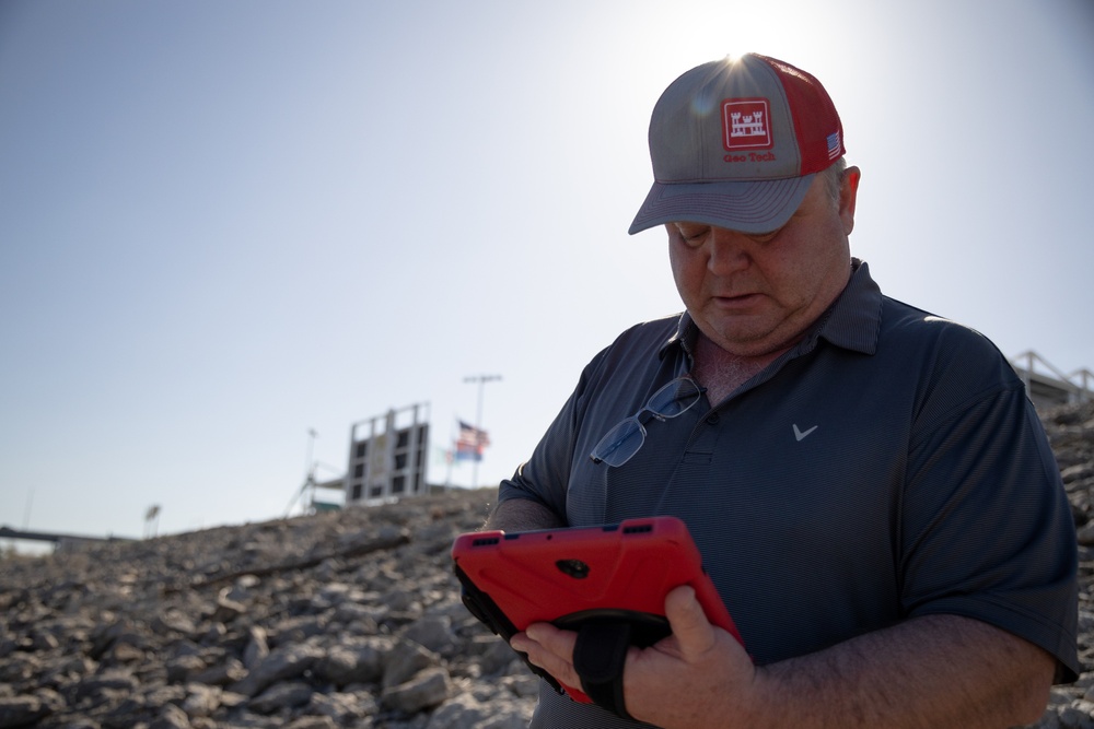 Geotechnical Engineers Conduct Federal Levee Inspection in Kansas City