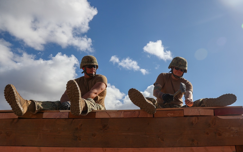 NMCB 4 Seabees and 7ESB Marines Work Together