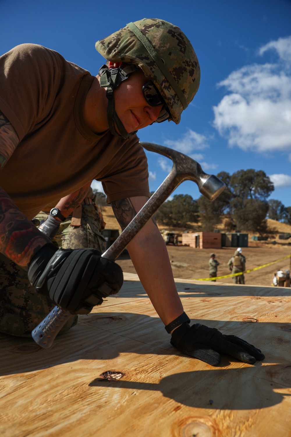 NMCB 4 Seabees and 7ESB Marines Work Together