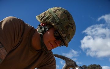 NMCB 4 Seabees and 7ESB Marines Work Together