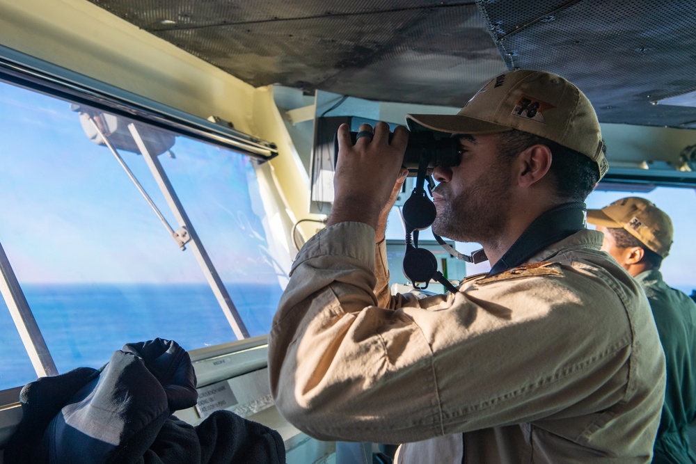 USS Ronald Reagan (CVN 76) Sailors perform bridge operations