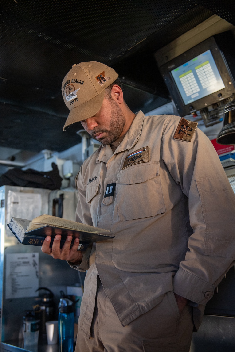 USS Ronald Reagan (CVN 76) Sailors perform bridge operations