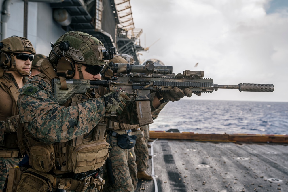 BLT 1/5 Maintains Readiness Underway with Live-fire Deck Shoot