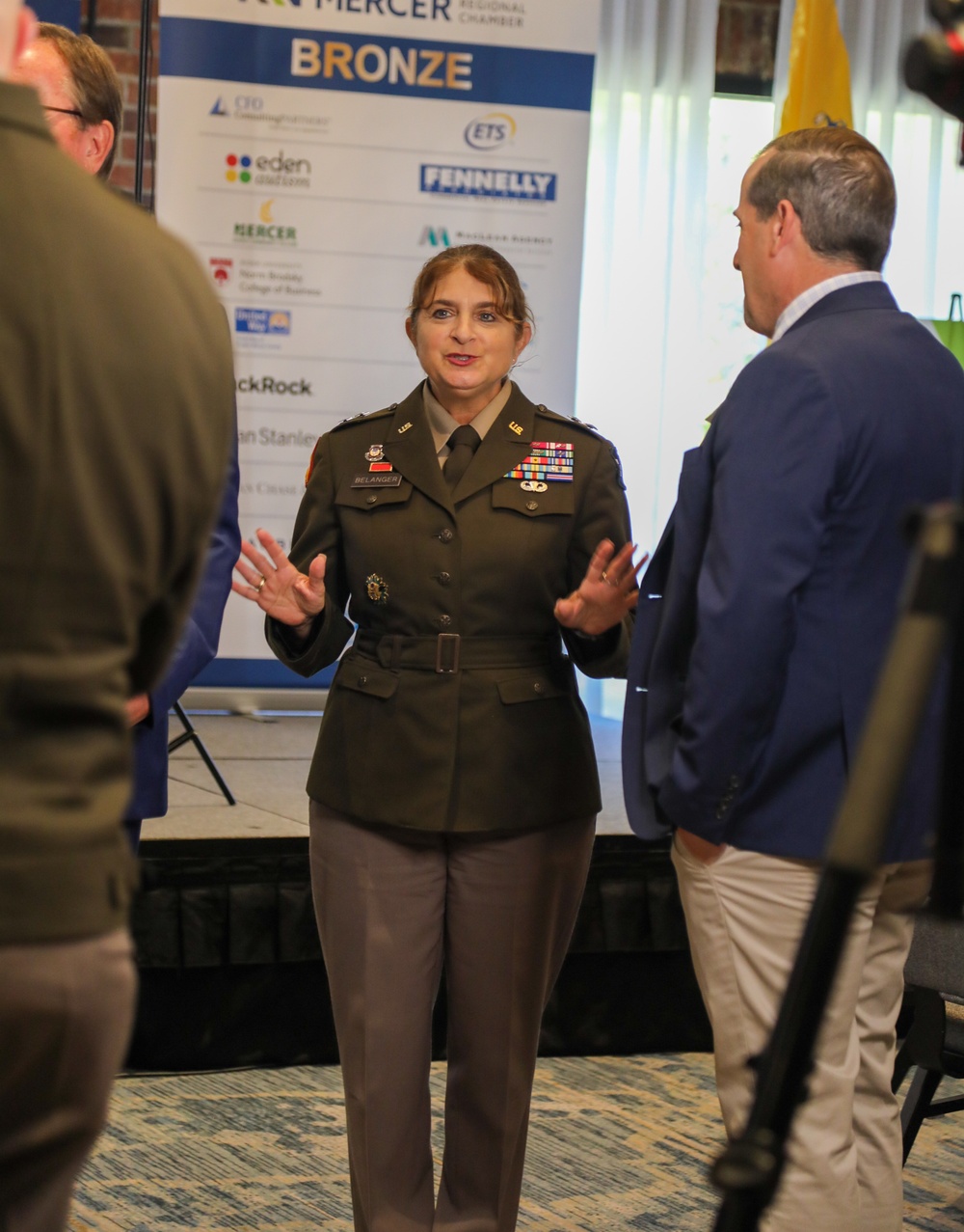 Army Reserve leader shares Army Reserve insights at commerce luncheon