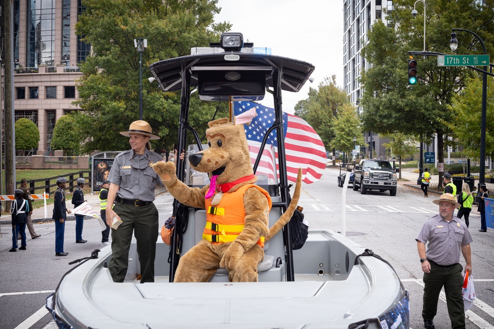 Bobber Visits the Georgia Veterans Day Parade