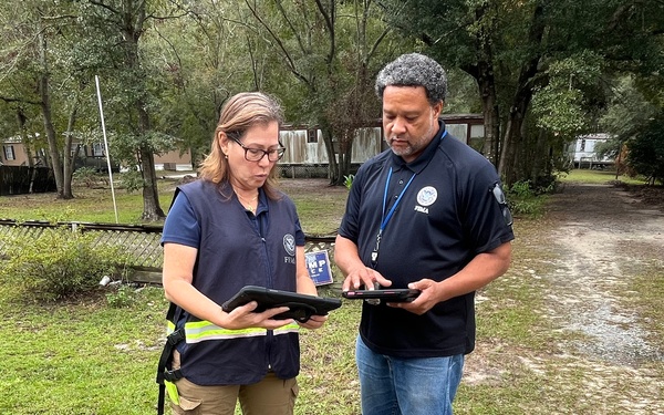 FEMA DSA Outreach Specialists Provide Information to Survivors of Hurricane Helene