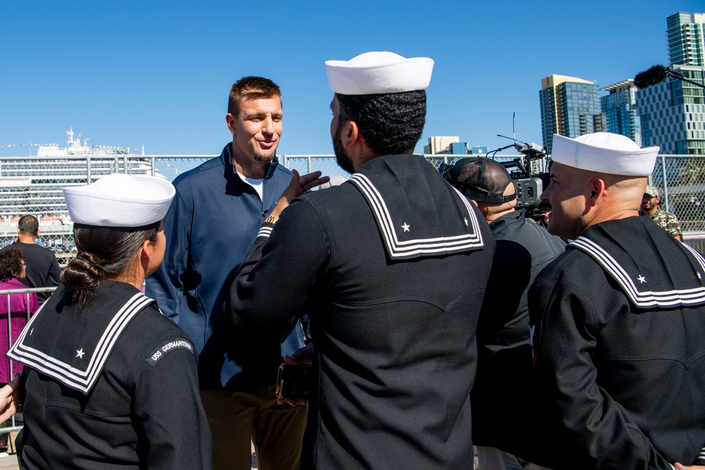 Rob Gronkowski visits Fleet Week San Diego 2024 Rob Gronkowski visits Fleet Week San Diego 2024