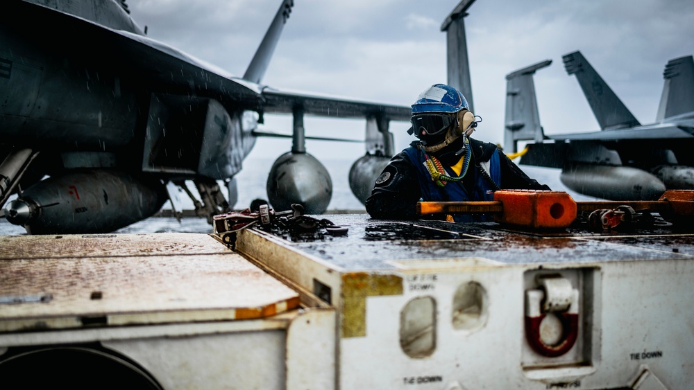 USS George Washington Conducts Flight Operations