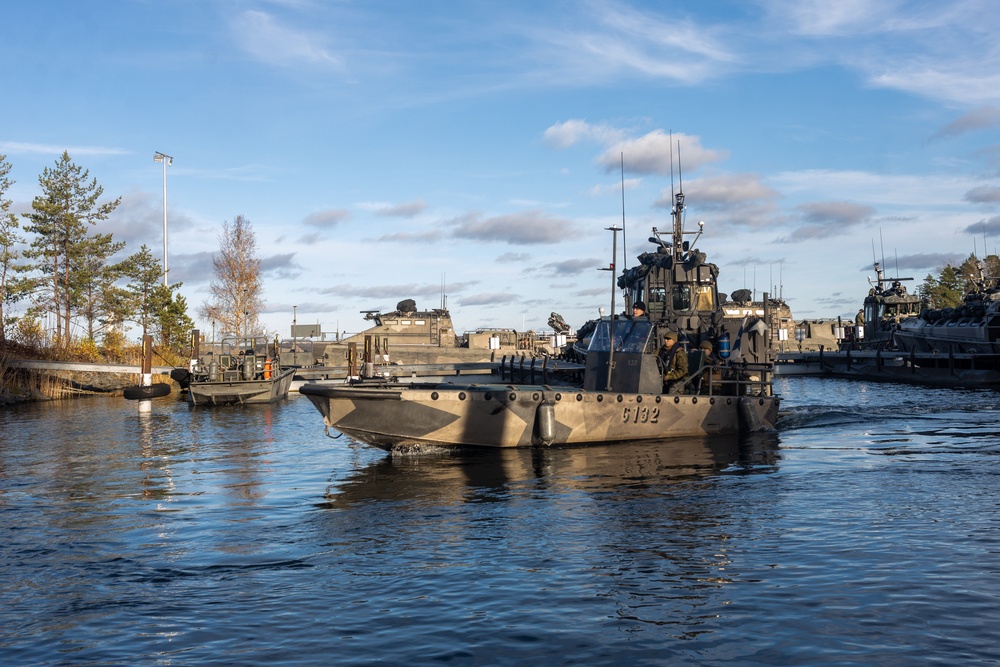 U.S. Marines Participate in a Coxswains Course