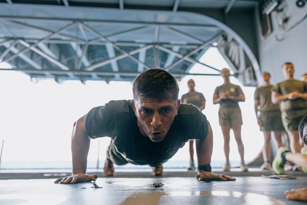 15th MEU Holds PT Competition to Celebrate Second 249th Birthday