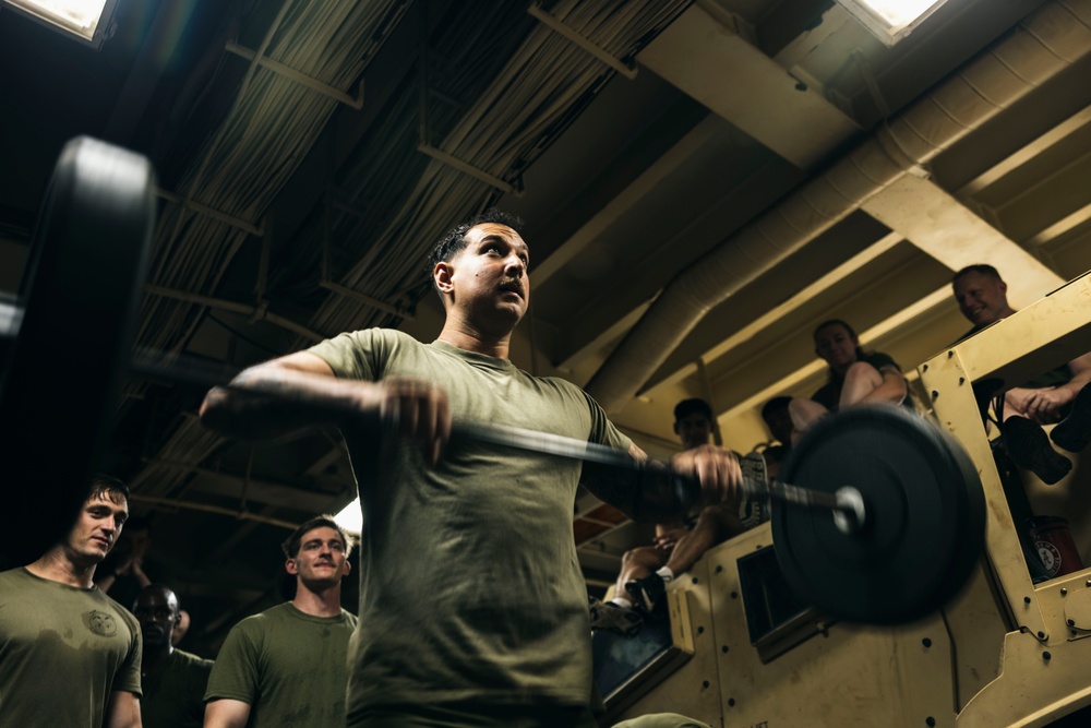 15th MEU Holds PT Competition to Celebrate Second 249th Birthday