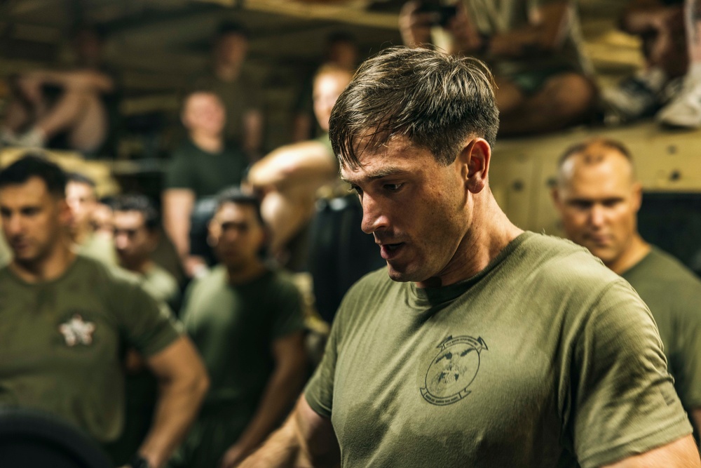 15th MEU Holds PT Competition to Celebrate Second 249th Birthday