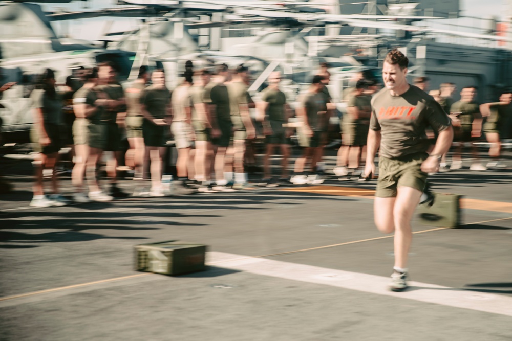 15th MEU Holds PT Competition to Celebrate Second 249th Birthday