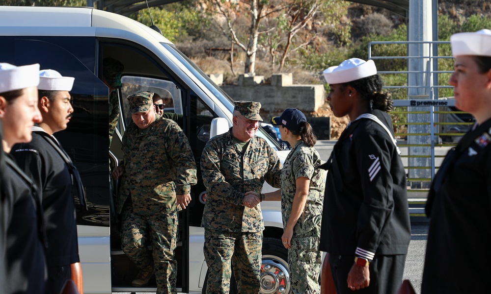 MFEA CG Visits 24th MEU (SOC)