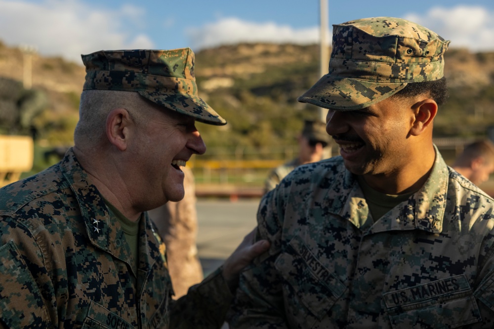 MFEA CG Visits 24th MEU (SOC)