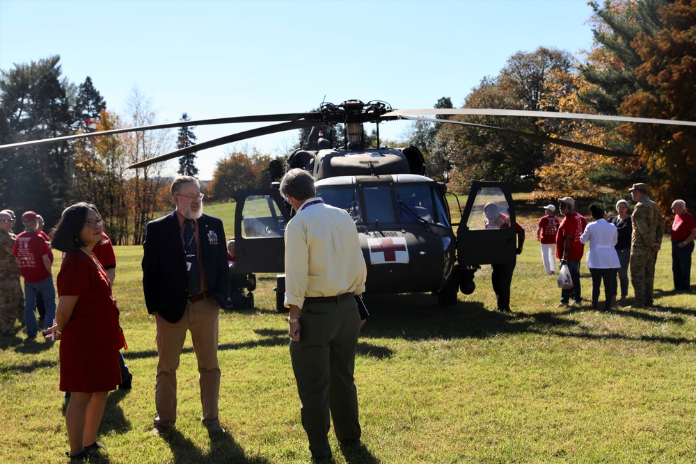 Black Hawk Landing Sparks Pride and Excitement at Armed Forces Retirement Home 