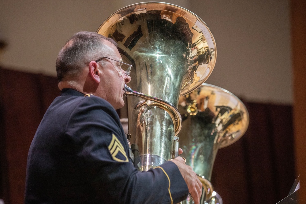 Soldier-musicians create tunes, perform at university