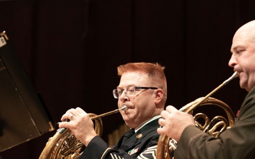 Soldier-musicians create tunes, perform at university