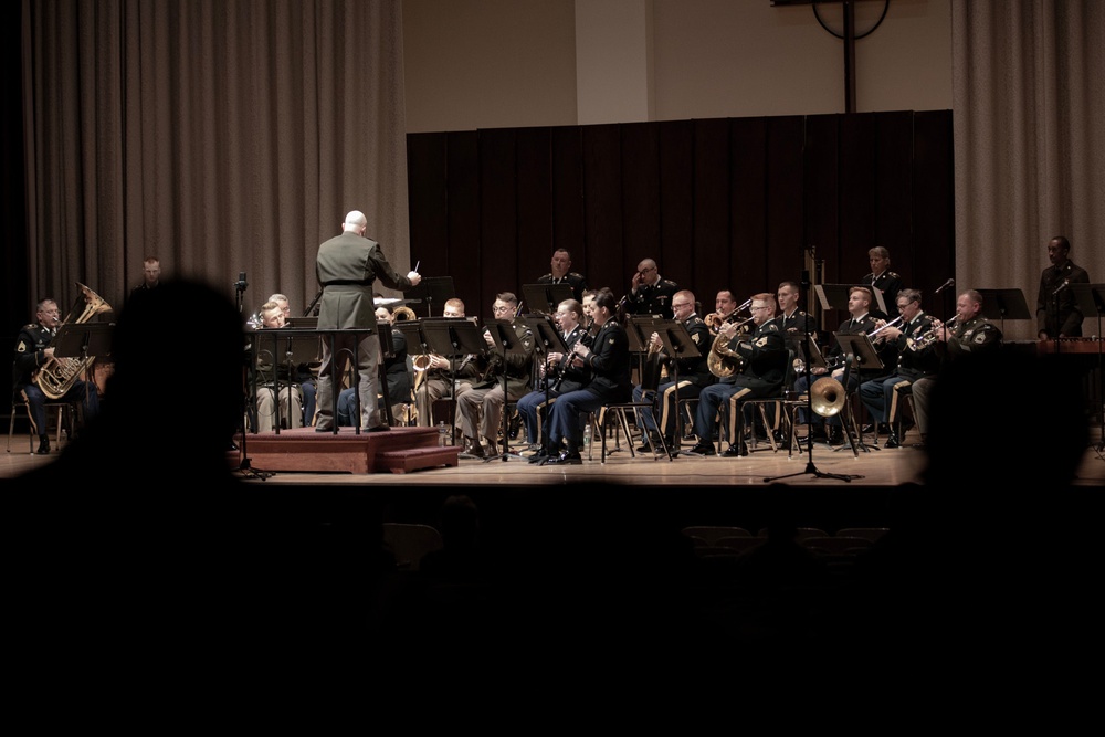 Soldier-musicians create tunes, perform at university