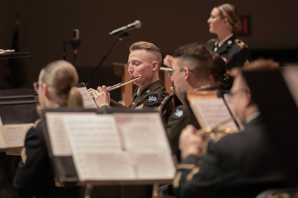 Soldier-musicians create tunes, perform at university