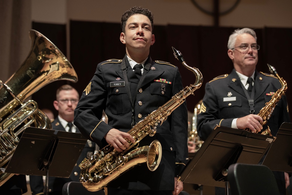 Soldier-musicians create tunes, perform at university