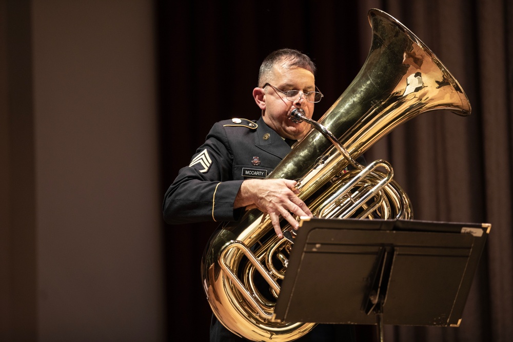 Soldier-musicians create tunes, perform at university