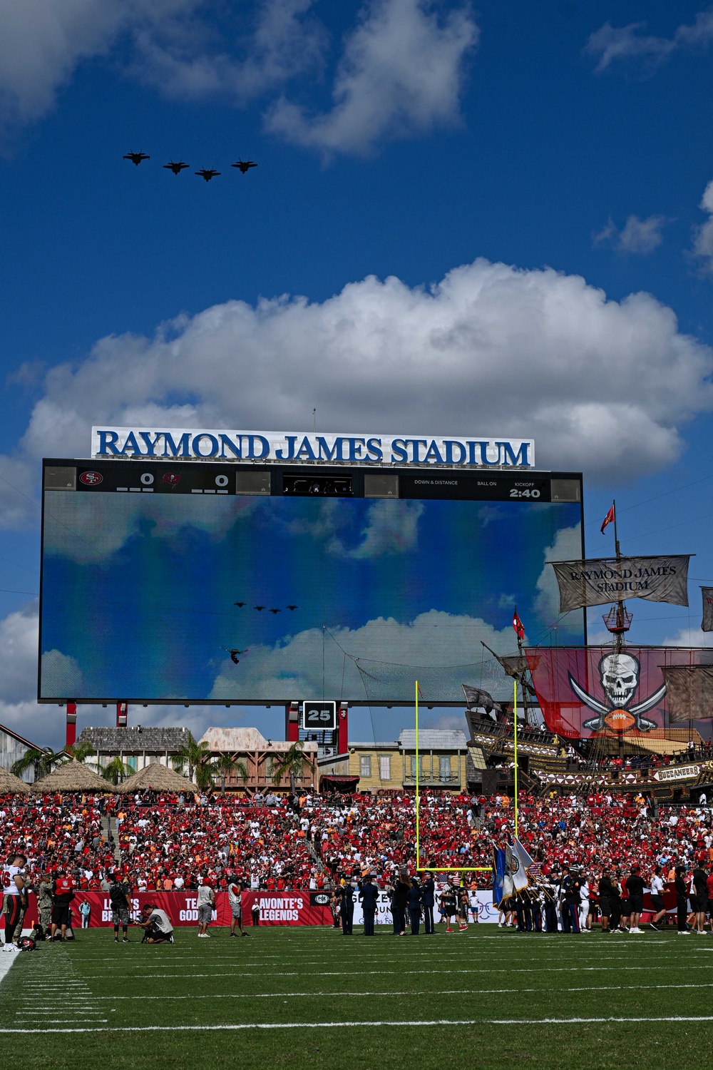 SOCOM commander administers oath of enlistement at Tampa Bay Buccaneers Salute to Service game