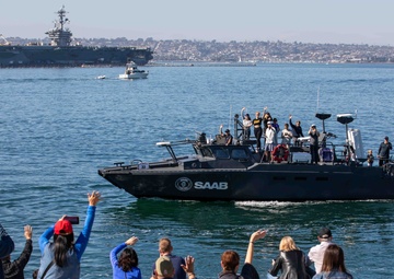 Fleet Week San Diego 2024 Veteran's Day Boat Parade