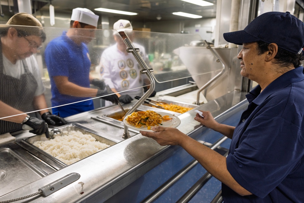 Thai Chef Recognized for Volunteer Work Supporting U.S. Navy Ships